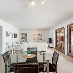 Cassis بيت للعطل أذيخي